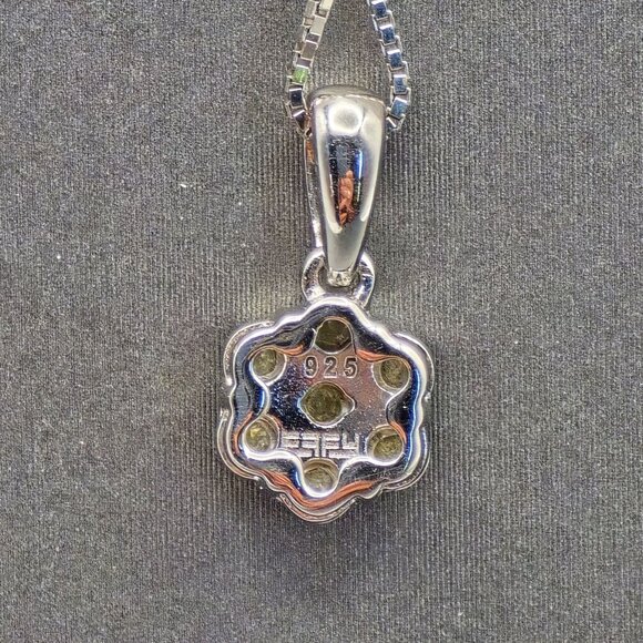 Effy Sterling Silver Diamond Clover Pendant Necklace 18" Box Chain .10 ctw - Picture 6 of 8